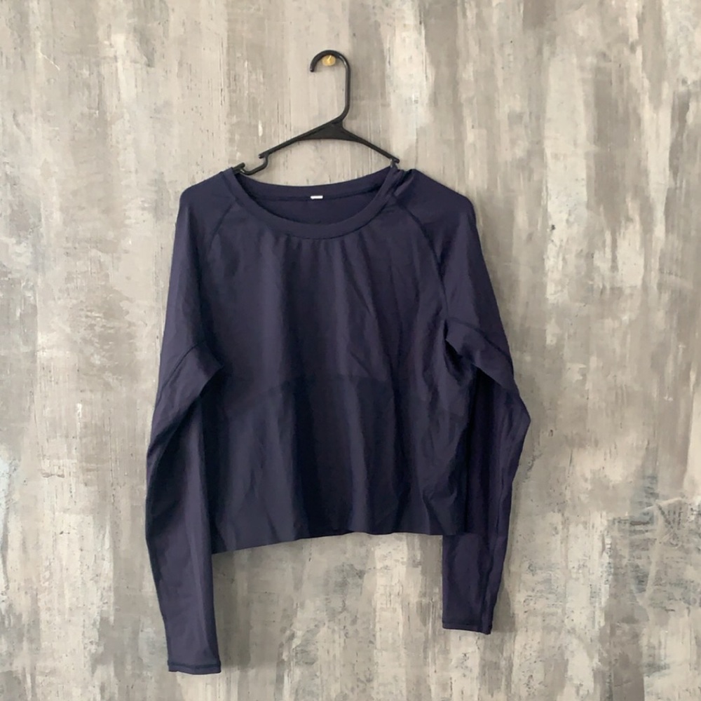 Lululemon sz 6 cropped Dri fit blue long sleeve